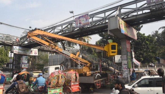 ​নির্বাচনী পোস্টার-ব্যানার অপসারণ, অভিযোগ জানাতে হটলাইন চালু
