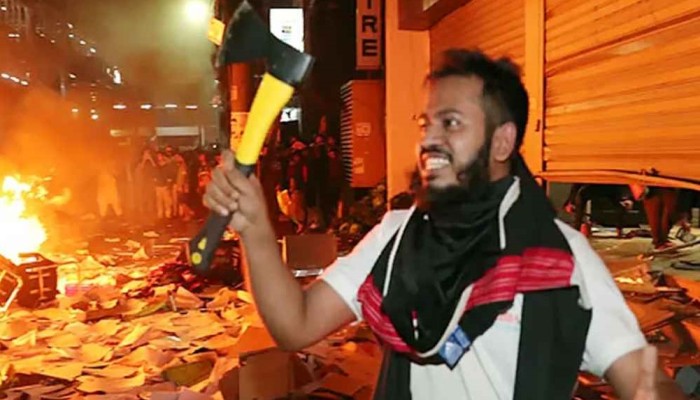 কুড়াল হাতে উল্লাস করা যুবকসহ গ্রেপ্তার ১০