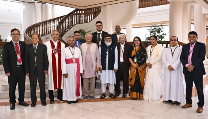 ​বড়দিন : ধর্মীয় নেতাদের সঙ্গে প্রধান উপদেষ্টার শুভেচ্ছা বিনিময়