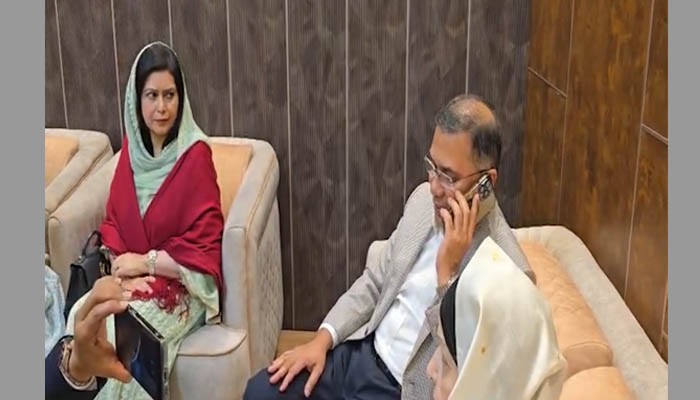 ​দেশে ফিরেই প্রধান উপদেষ্টাকে তারেক রহমানের ফোন