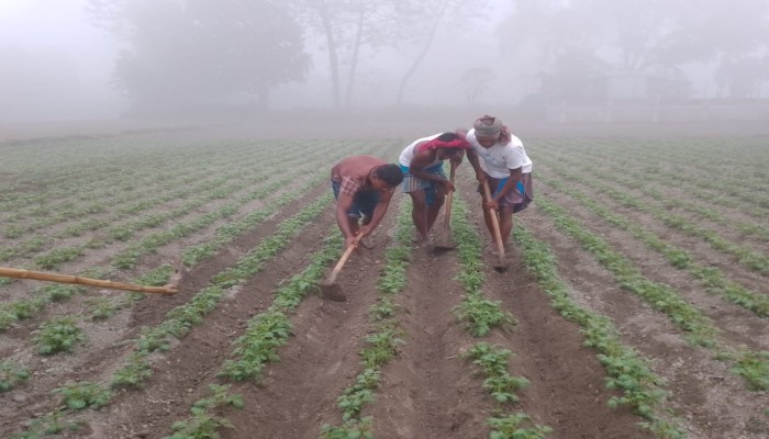 ​দুর্ভোগে খেটে খাওয়া মানুষ