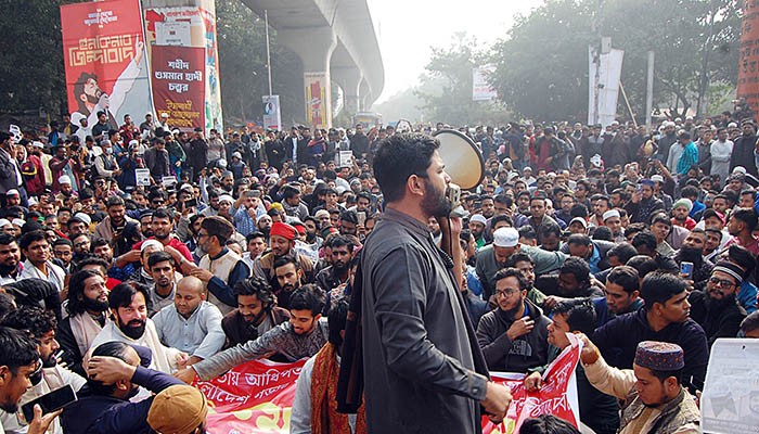 ​হাদি হত্যার বিচার না হওয়া পর্যন্ত শাহবাগ না ছাড়ার ঘোষণা