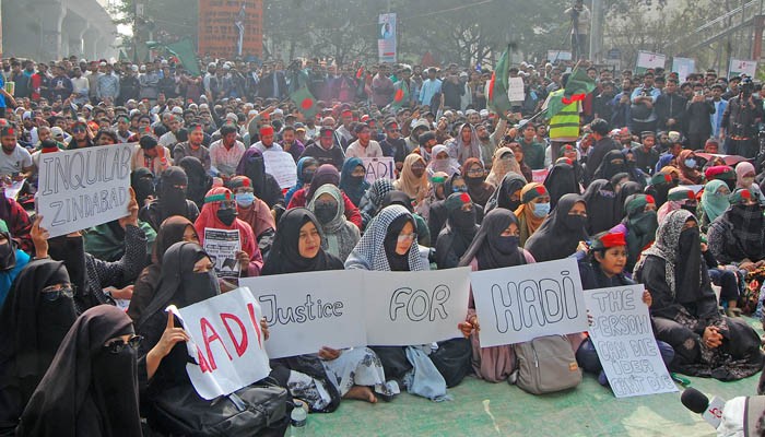 ​যমুনা ও সংসদ ভবন ঘেরাওয়ের হুঁশিয়ারি ইনকিলাব মঞ্চের