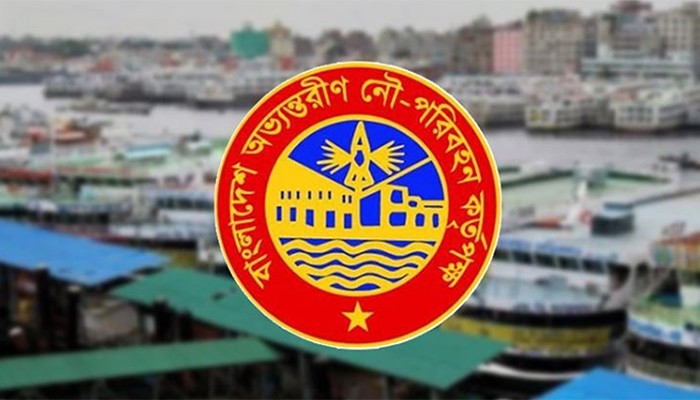 ​ঘন কুয়াশা : সদরঘাট থেকে লঞ্চ চলাচল বন্ধের ঘোষণা