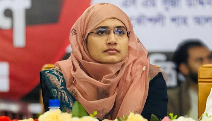 ​এবার নির্বাচন থেকে সরে দাঁড়ালেন সামান্তা শারমিন