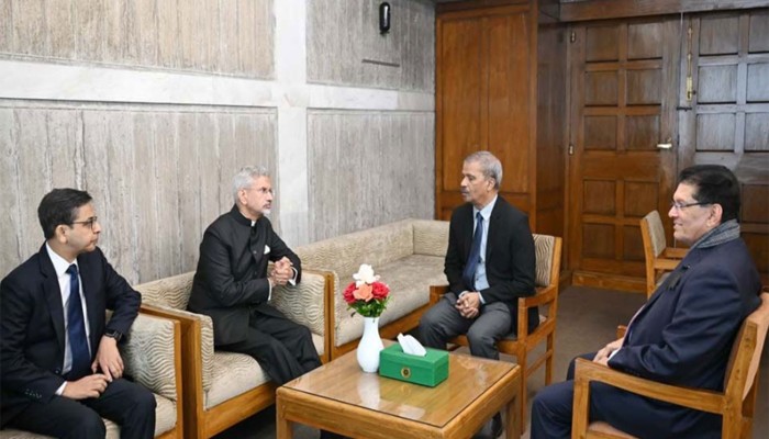 ​আইন ও নিরাপত্তা উপদেষ্টার সঙ্গে এস জয়শঙ্করের সৌজন্য সাক্ষাৎ