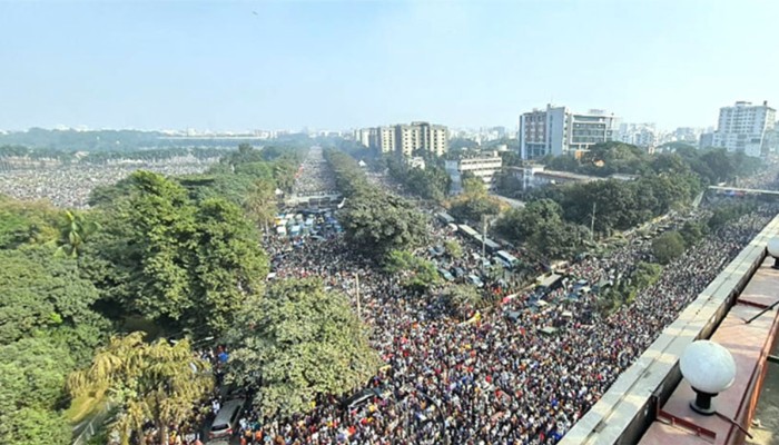 ​খালেদা জিয়ার জানাজায় পদদলিত হয়ে একজনের মৃত্যু