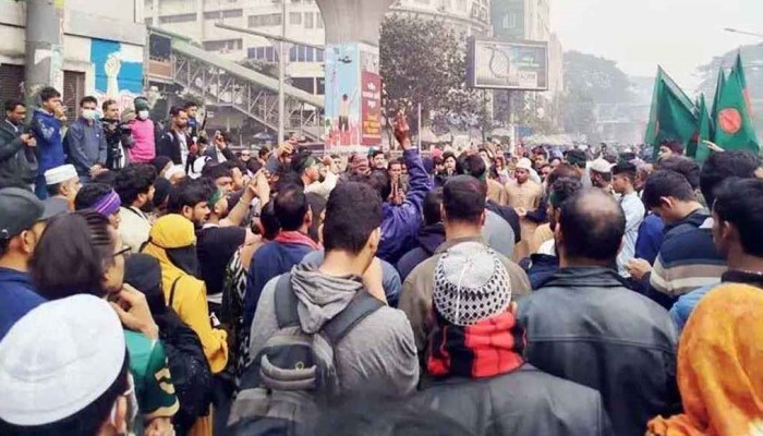 ​শাহবাগে জড়ো হচ্ছেন ইনকিলাব মঞ্চের নেতাকর্মীরা