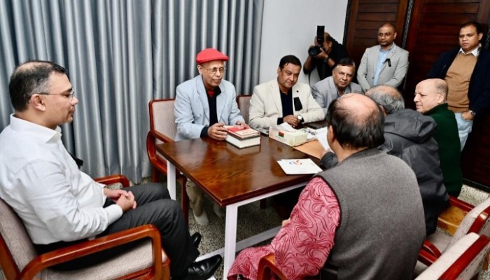 তারেক রহমানের সঙ্গে জাতীয় প্রেসক্লাবের নেতৃবৃন্দের সাক্ষাৎ