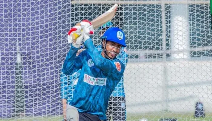 ​টস জিতে ব্যাটিংয়ে নোয়াখালী এক্সপ্রেস