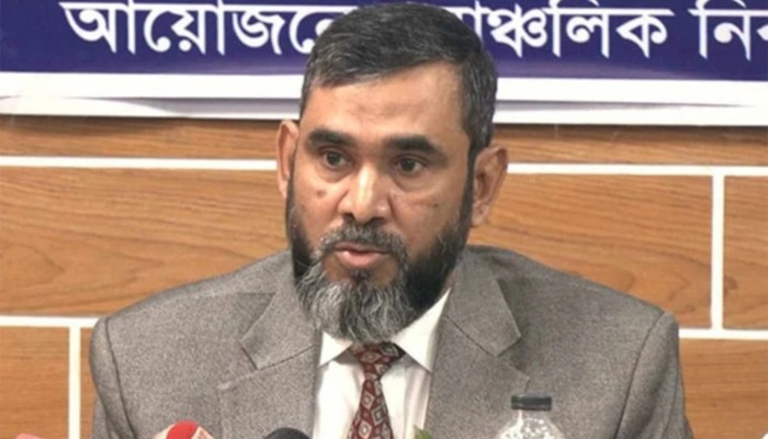 ​নির্বাচনের আগে অবৈধ অস্ত্র উদ্ধার খুব জরুরি: ইসি সানাউল্লাহ