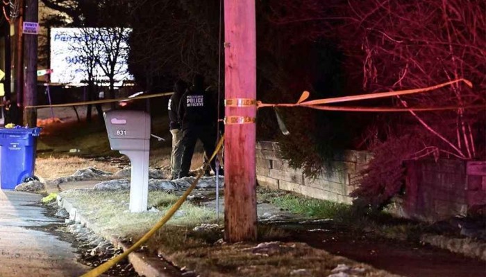 ​মা ও দাদা–দাদিকে কুপিয়ে হত্যা, পুলিশের গুলিতে ছেলে নিহত