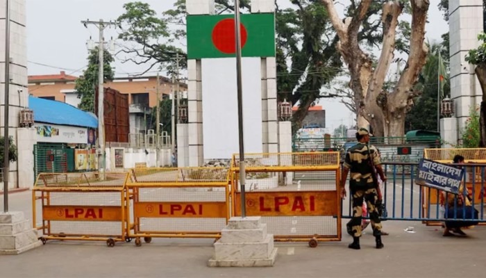 ​ভারতীয়দের পর্যটক ভিসা ‘সীমিত’ করল বাংলাদেশ