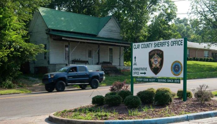 ​যুক্তরাষ্ট্রে বন্দুক নিয়ে যুবকের তাণ্ডব, শিশুসহ প্রাণ গেল ৬ জনের