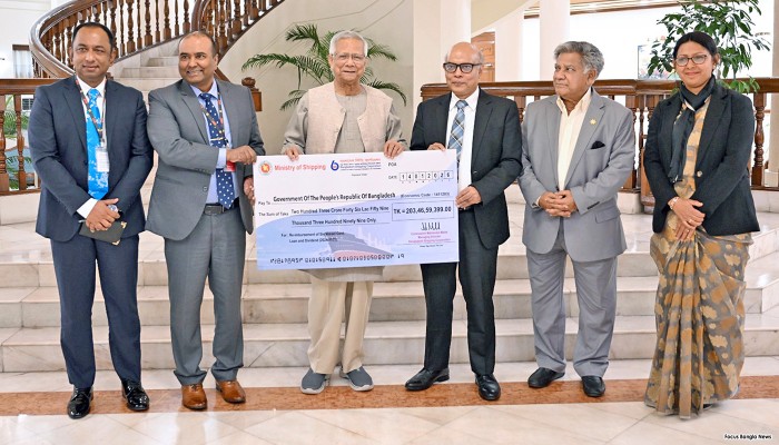 ​বিএসসিকে লাভজনক প্রতিষ্ঠান থাকতে হবে: প্রধান উপদেষ্টা