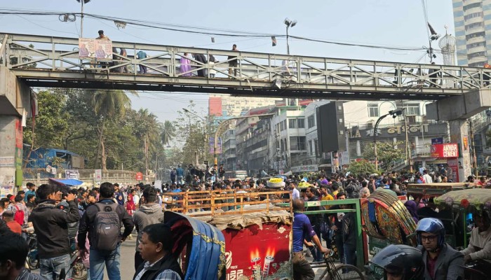 ​‘যার যেখানে খুশি রাস্তা আটকাচ্ছে, মানুষের জীবন অতিষ্ঠ হয়ে গেছে’