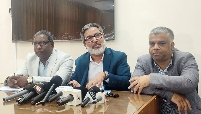 ​শাকসুর ৮ নির্বাচন কমিশনারের পদত্যাগ