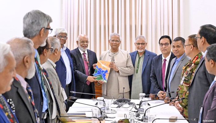 ​নবম জাতীয় বেতন কমিশনের প্রতিবেদন পেশ