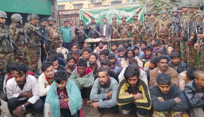 ​টঙ্গীতে দুই বস্তিতে অভিযান, অস্ত্রসহ আটক ৩৫