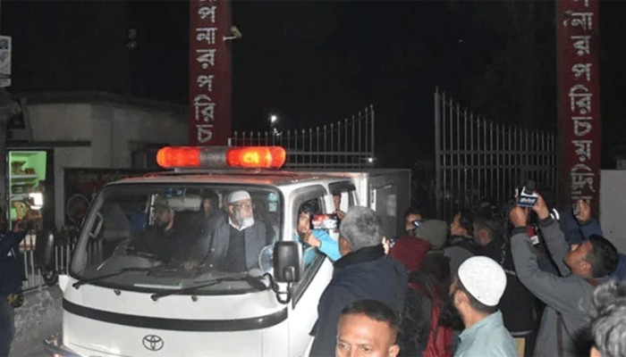 সাদ্দামকে জেলগেটে স্ত্রী-সন্তানের লাশ দেখানো নিয়ে কর্তৃপক্ষের ব্যাখ্যা