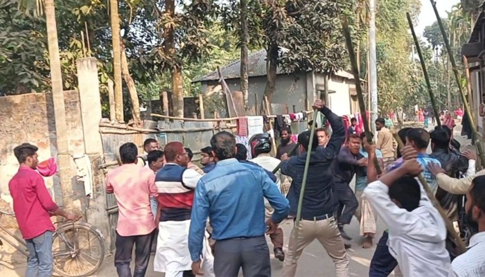 ​লালমনিরহাটে বিএনপি-জামায়াত সংঘর্ষ, আহত ১৫