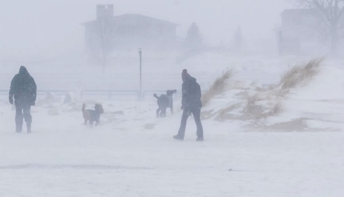 তুষারঝড়-তীব্র ঠান্ডায় বিপর্যস্ত যুক্তরাষ্ট্র, ৩০ জনের মৃত্যু