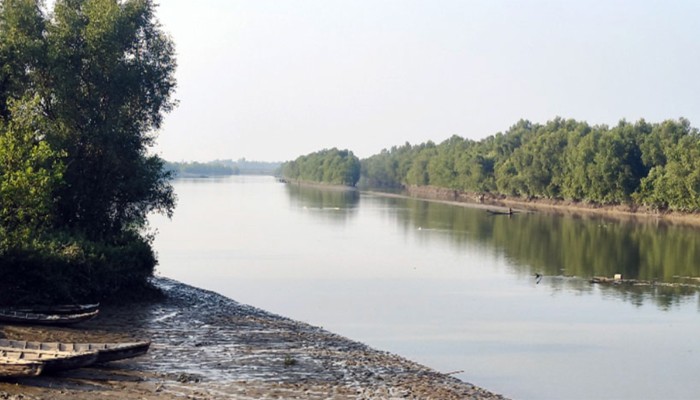 মিয়ানমার থেকে ছোড়া গুলিতে টেকনাফে দুই কিশোর আহত