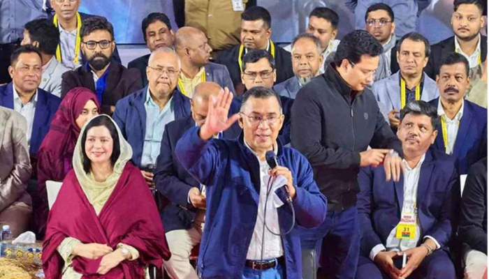 ঐক্যবদ্ধ থাকলে বাংলাদেশ গড়তে পারব: তারেক রহমান