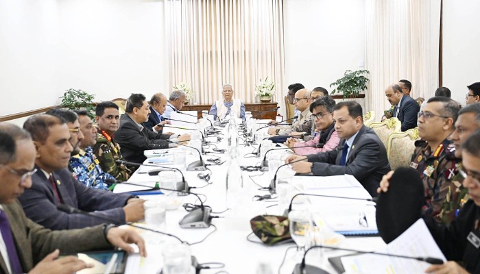 ​নির্বাচনের প্রস্তুতি নিয়ে সন্তোষ প্রকাশ প্রধান উপদেষ্টার