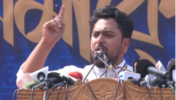 ​হঠাৎ নির্বাচন কমিশন ঘেরাওয়ের হুঁশিয়ারি নাহিদ ইসলামের