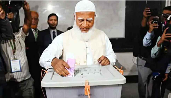 ​মিরপুরের কেন্দ্রে ভোট দিলেন জামায়াত আমির