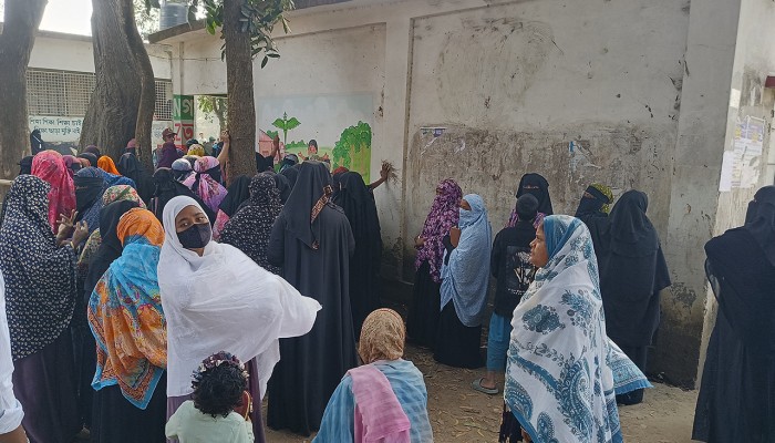 ​নারায়ণগঞ্জে নারী ভোটারদের উপস্থিতি বেশি