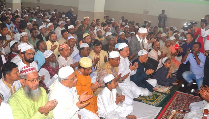 ​তারেক রহমানের বিজয় উপলক্ষে বগুড়ায় দোয়া মাহফিল