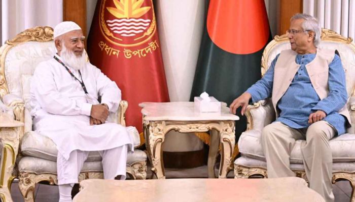 ​জামায়াত আমিরকে যে বার্তা দিলেন প্রধান উপদেষ্টা