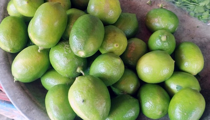 ​রোজার আগেই লেবুর দামে আগুন
