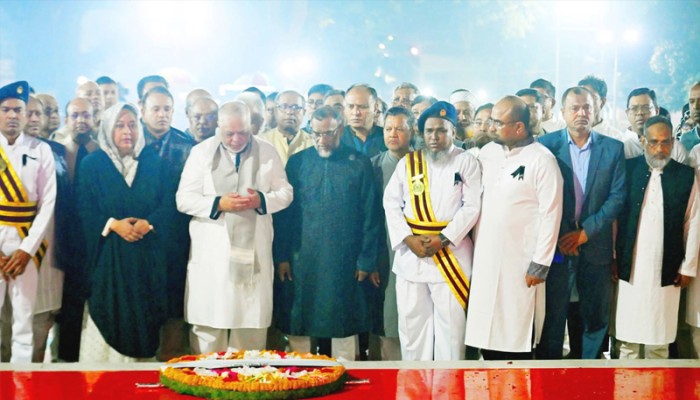 ​ভাষা শহিদদের প্রতি গভীর শ্রদ্ধা নিবেদন প্রধান বিচারপতির