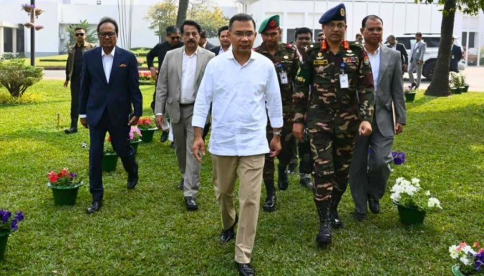 ​ছুটির দিনেও অফিস করছেন প্রধানমন্ত্রী