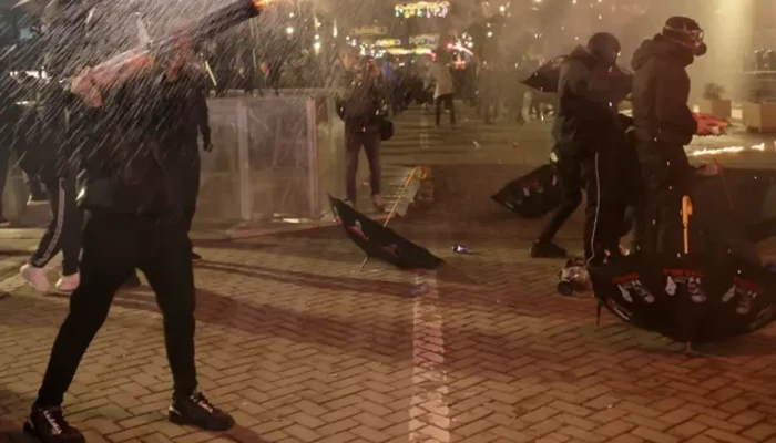 ​আলবেনিয়ায় প্রধানমন্ত্রীর পদত্যাগ দাবিতে বিক্ষোভ