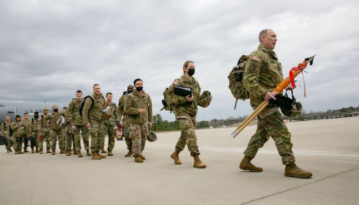 ​কাতার-বাহরাইনের ঘাঁটি থেকে শত শত সেনা সরিয়ে নিচ্ছে যুক্তরাষ্ট্র
