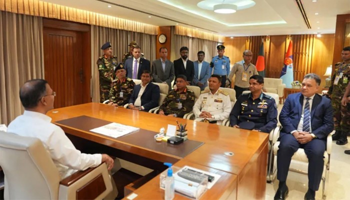 প্রথমবার সশস্ত্র বাহিনী বিভাগে অফিস করলেন প্রধানমন্ত্রী
