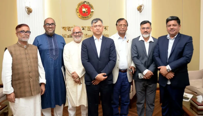 ​স্বরাষ্ট্রমন্ত্রীর সঙ্গে নবনিযুক্ত ছয় সিটি প্রশাসকের সৌজন্য সাক্ষাৎ