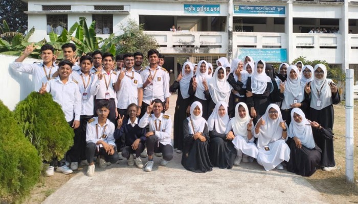 ৬৩ শিক্ষার্থীর মধ্যে ৫৬ জনের বৃত্তি লাভ