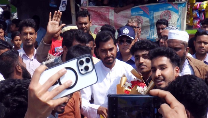 ​মানুষ এখন আর খবরদারির রাজনীতি পছন্দ করে না: নুরুল হক নুর