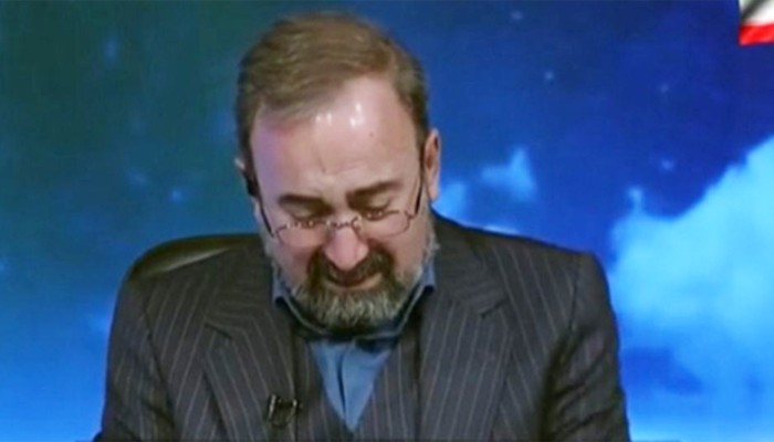 ​খামেনির মৃত্যুসংবাদ পড়তে গিয়ে কান্নায় ভেঙে পড়লেন উপস্থাপক