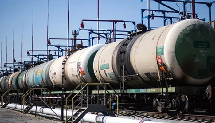 সংকট এড়াতে বেশি দামে আমদানি করা হচ্ছে জ্বালানি