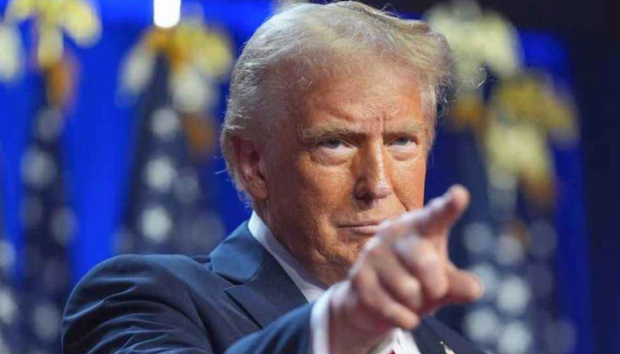 আরও এক দেশে সরকার পরিবর্তনের হুমকি ট্রাম্পের