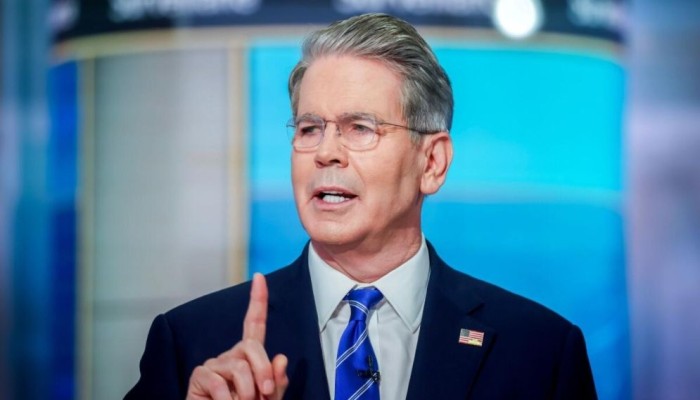 ইরানে এযাবৎকালের ‘বৃহত্তম বোমাবর্ষণ’ হবে আজ রাতে: মার্কিন অর্থমন্ত্রী