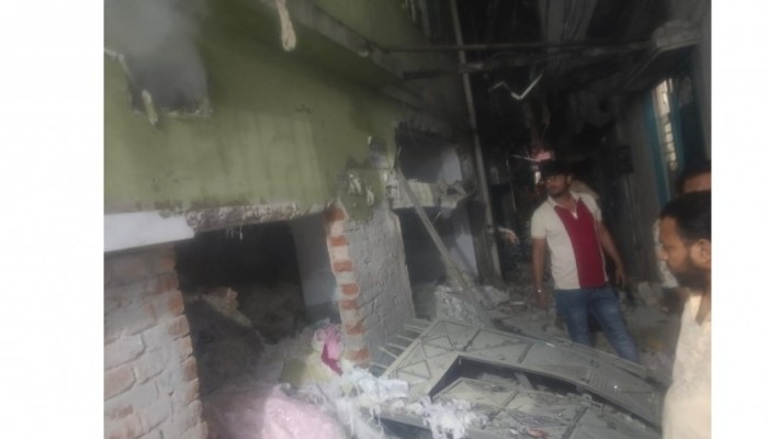 নারায়ণগঞ্জে গ্যাস লিকেজ থেকে বিস্ফোরণ, আহত ৩