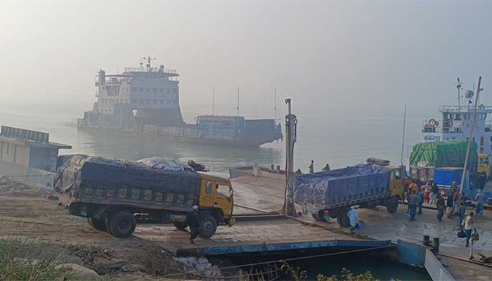 ​পাটুরিয়া-দৌলতদিয়ায় ফেরি চলাচল শুরু