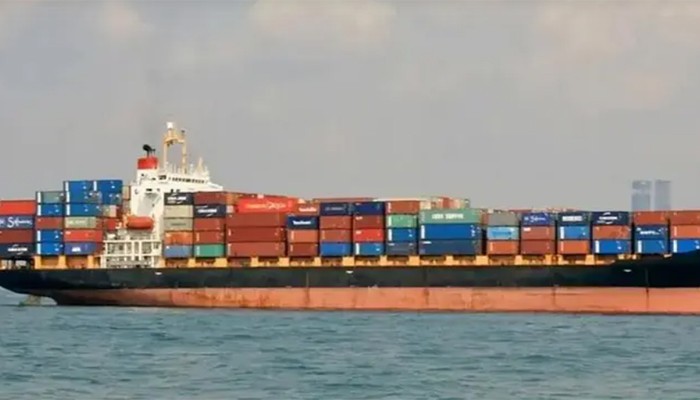 চট্টগ্রাম বন্দরে জ্বালানিবাহী ১৪ জাহাজ; অগ্রাধিকার ভিত্তিতে বার্থিং সুবিধা পাবে